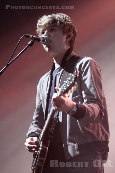 EVERYTHING EVERYTHING - 2013-11-12 - PARIS - Zenith - Alex Robertshaw